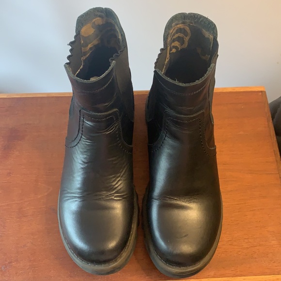 Fly London Scon Waterproof Gore-tex Chelsea Boot - Picture 2 of 10